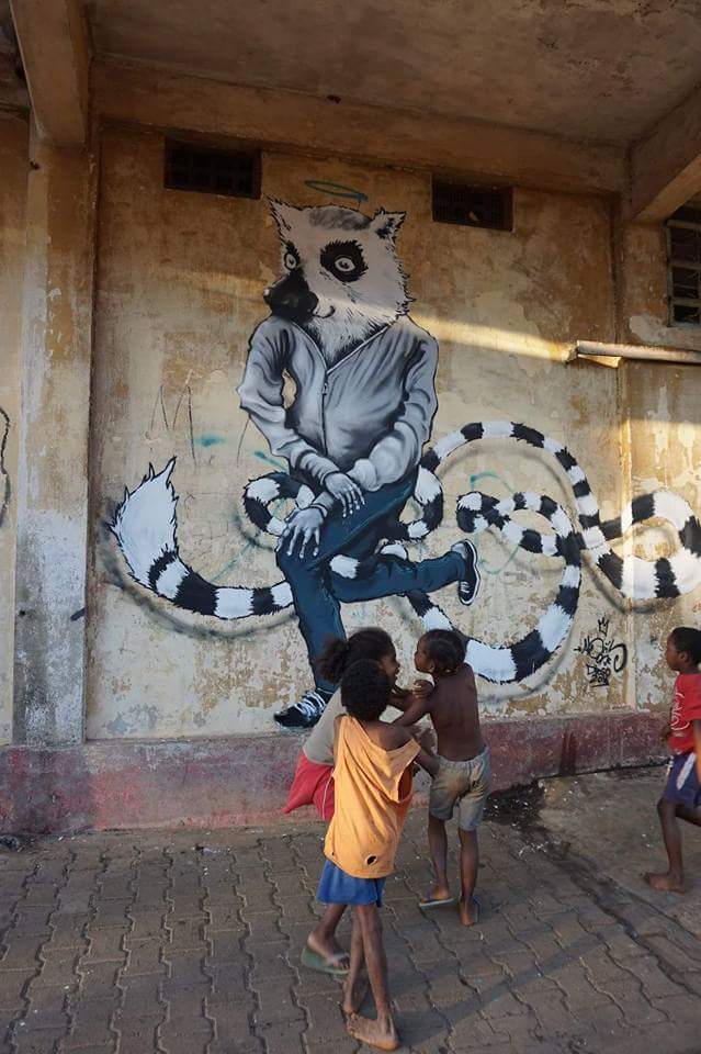 Le lémurien au jardin Tropical de Diego suarez - Street art - graffiti - Abeil - Ile de la Réunion 974